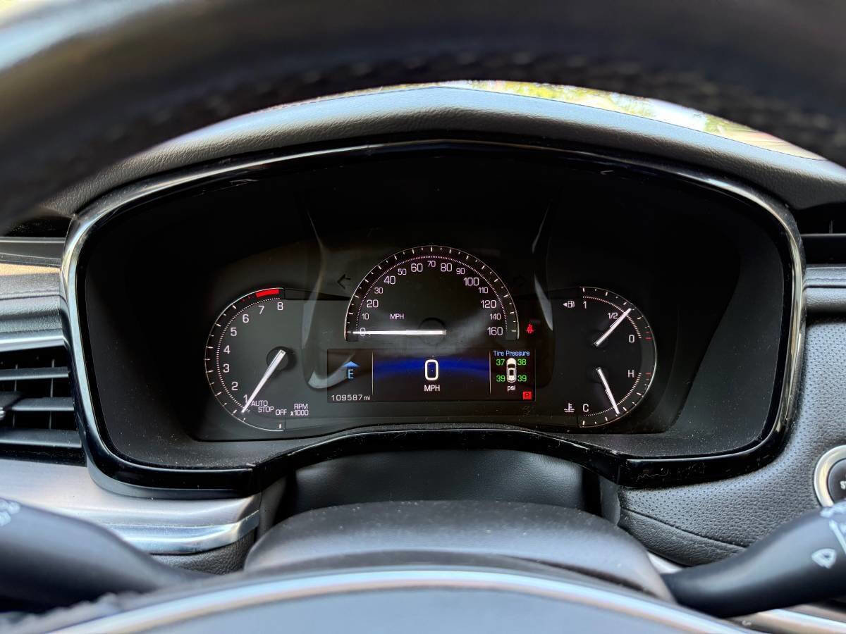 Used 2018 Cadillac XT5 Luxury w/ Driver Awareness Package image 8