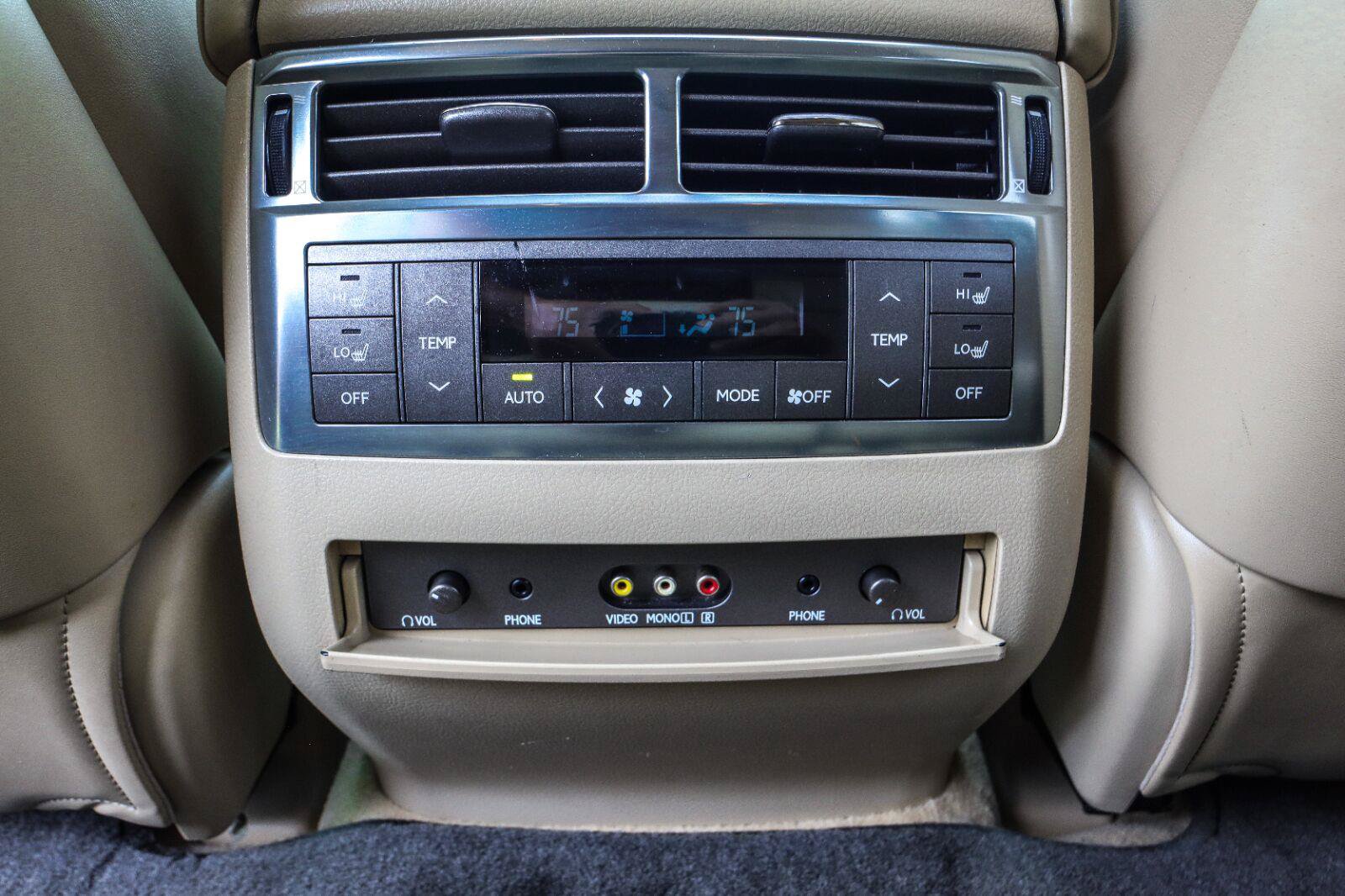 Used 2011 Lexus LX 570 4WD w/ Luxury Pkg image 33