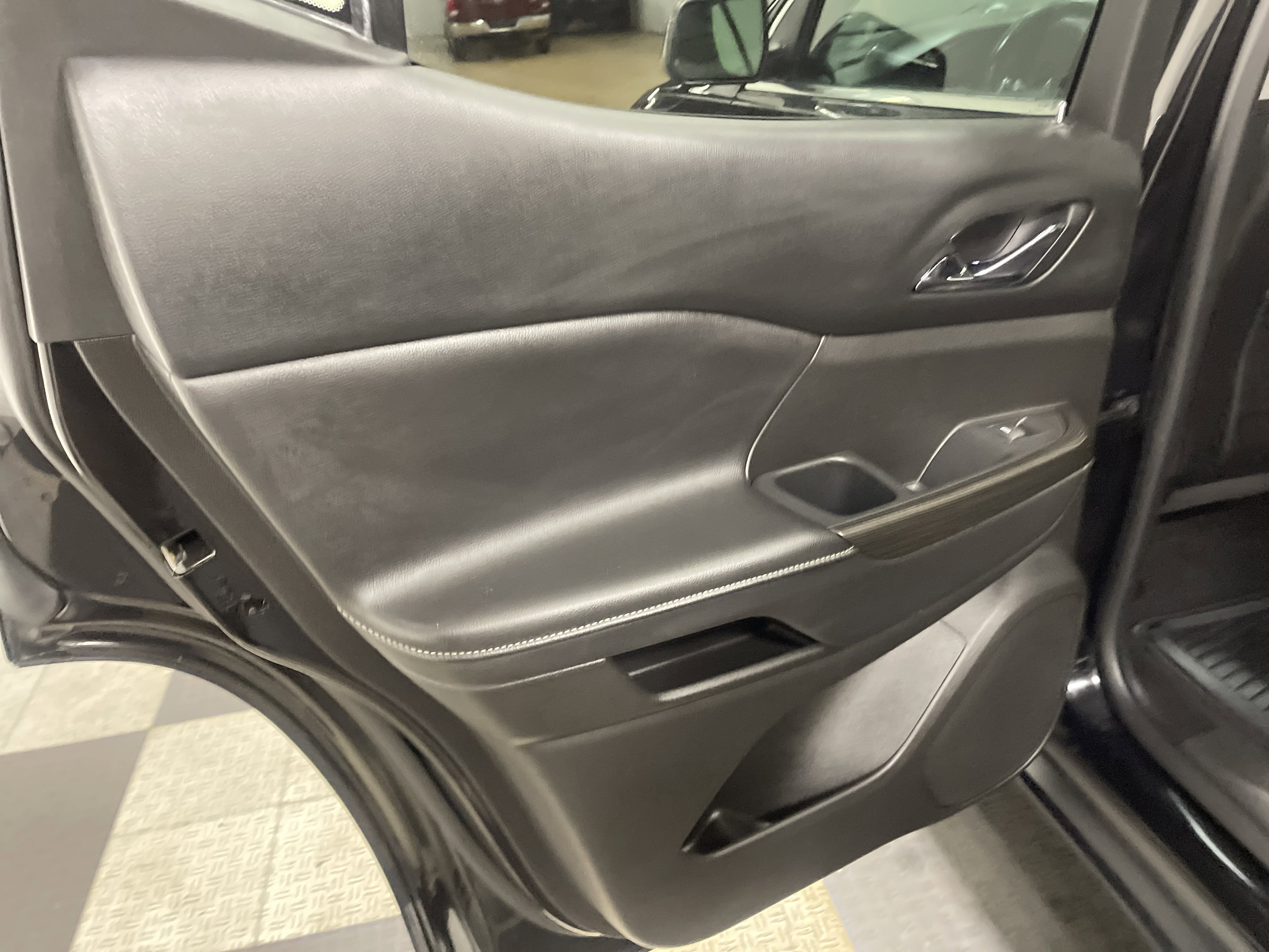 Used 2017 GMC Acadia SLT image 15