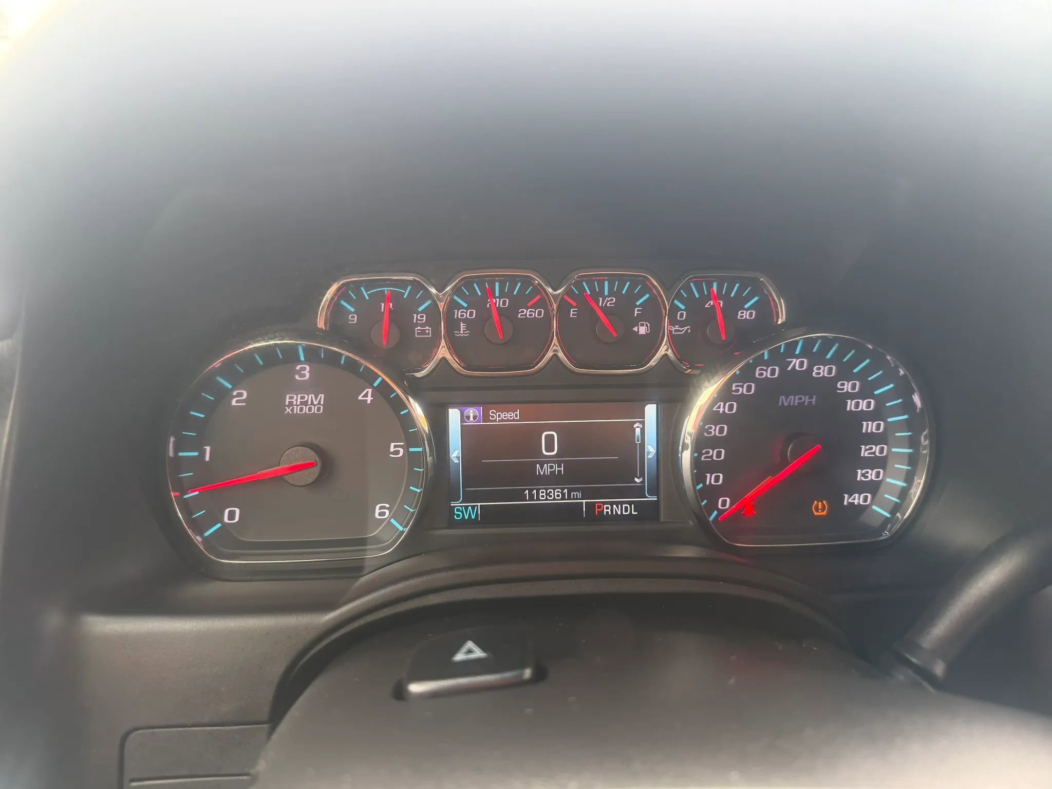 Used 2018 Chevrolet Suburban LT image 18