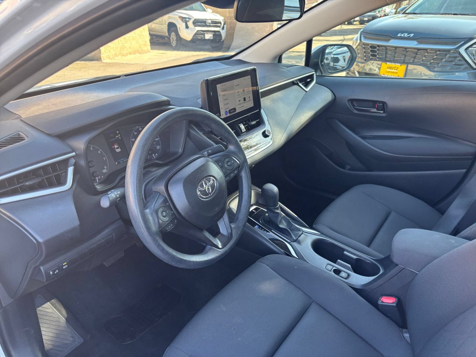 Used 2025 Toyota Corolla LE FWD image 31