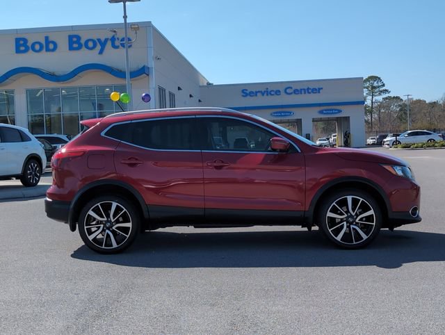 Used 2017 Nissan Rogue Sport SL image 2