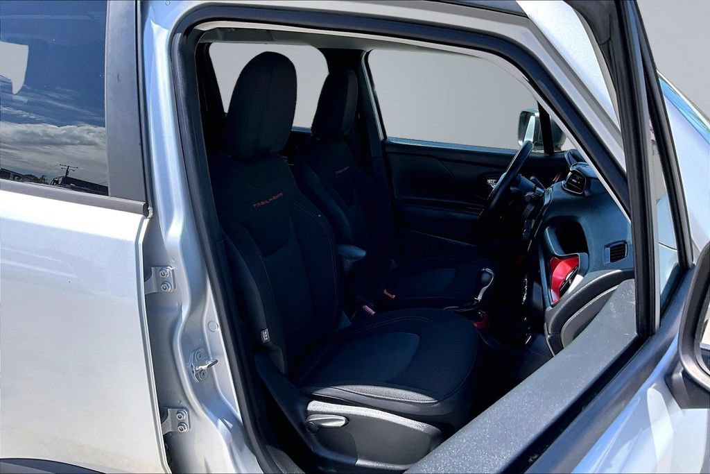 Certified 2016 Jeep Renegade Trailhawk AWD/4WD image 16