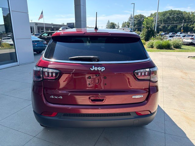 Used 2022 Jeep Compass Latitude AWD/4WD image 7