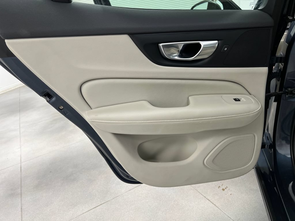Used 2024 Volvo S60 B5 Core FWD image 18