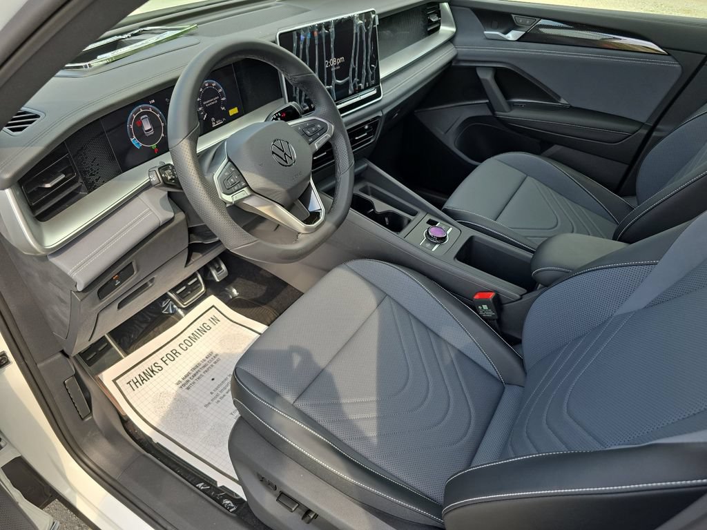 New 2026 Volkswagen Tiguan SE R-Line AWD/4WD image 13