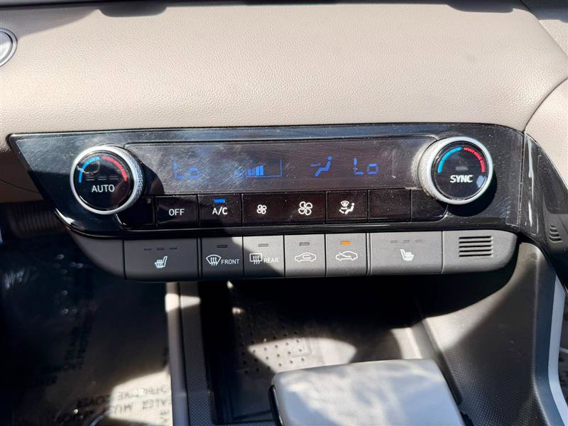 Used 2022 Hyundai Elantra SEL w/ Convenience + Premium Package FWD image 15