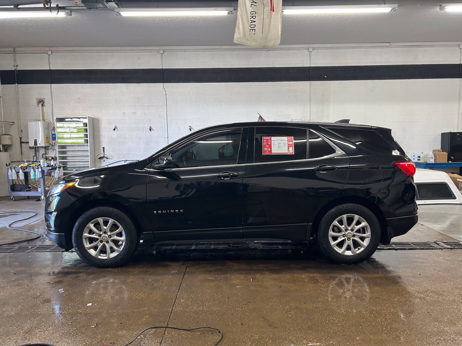 Used 2020 Chevrolet Equinox LT AWD/4WD image 2