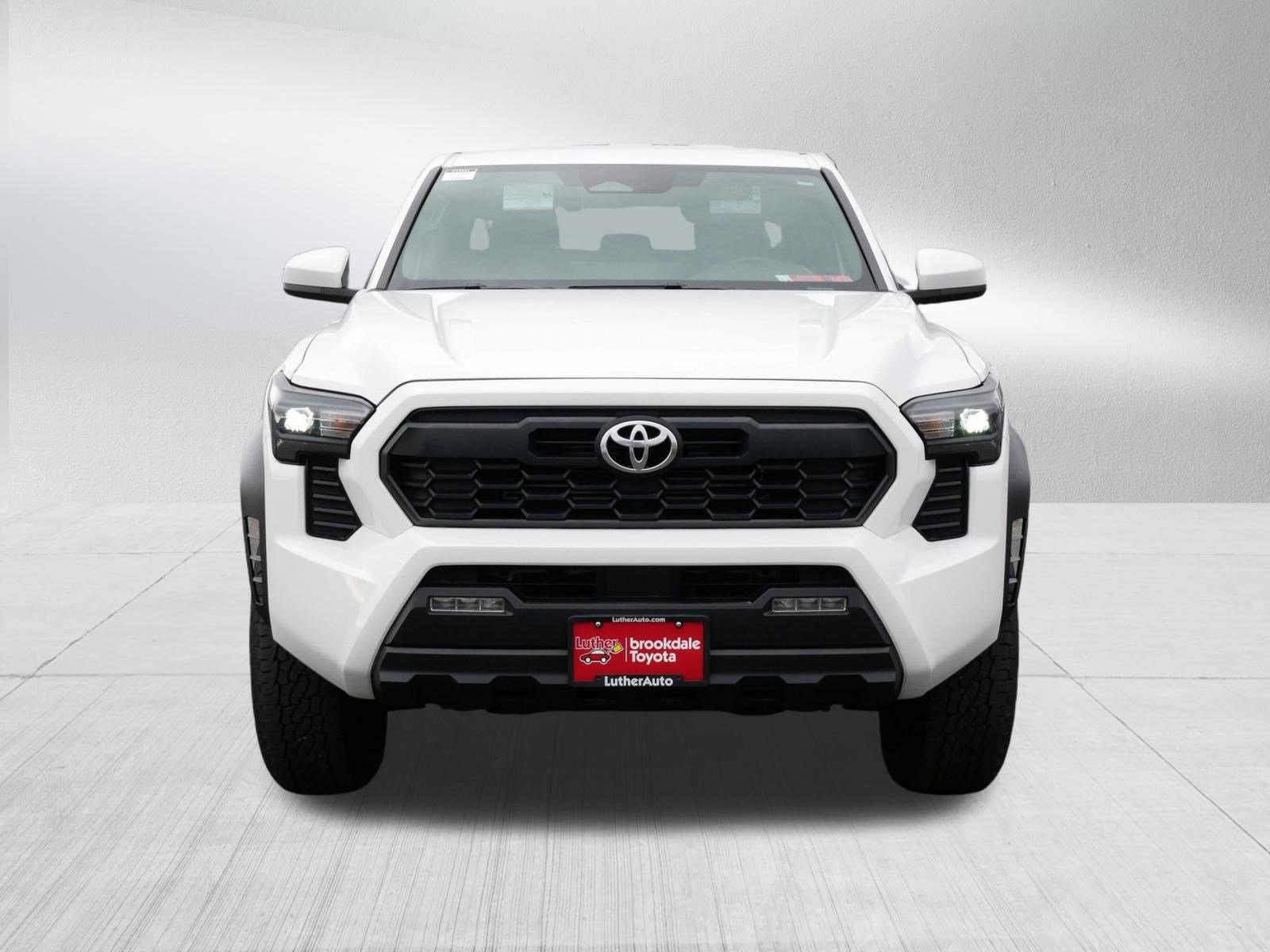 Certified 2024 Toyota Tacoma TRD Off-Road AWD/4WD image 2