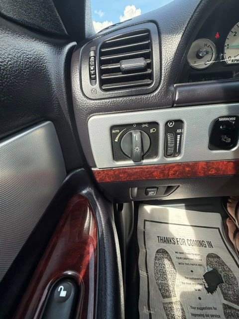 Used 2005 Ford Thunderbird RWD image 7