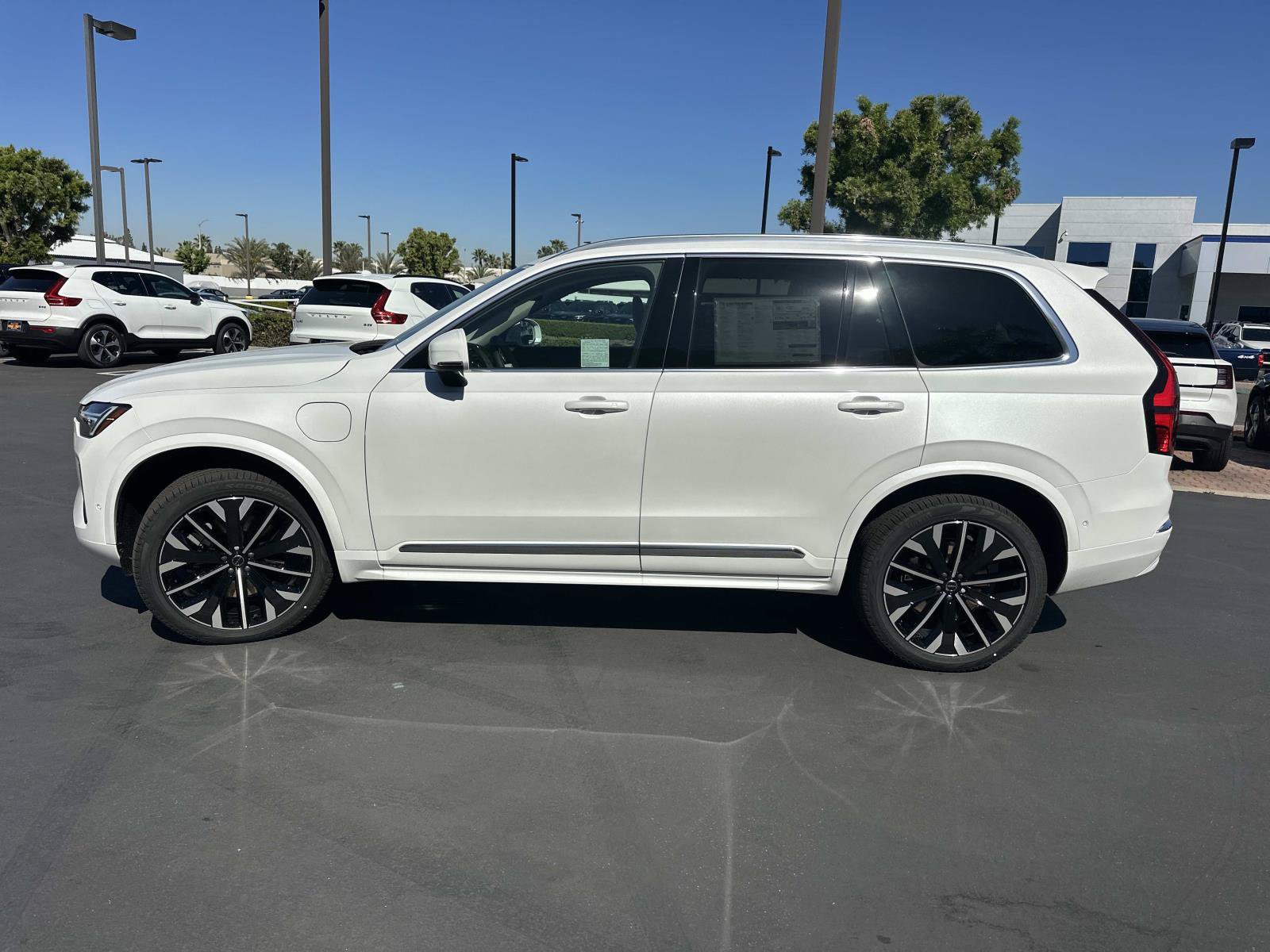 New 2026 Volvo XC90 T8 Ultra w/ Protection Package Premier AWD/4WD image 4