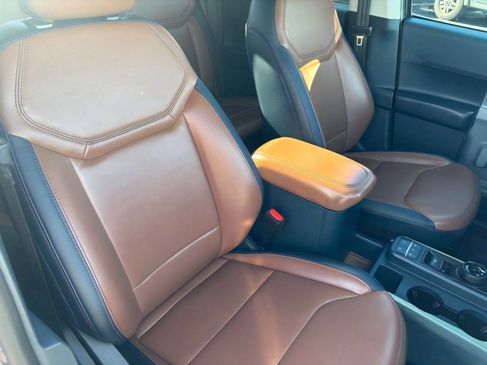 Used 2023 Ford Maverick Lariat w/ Lariat Luxury Package image 28