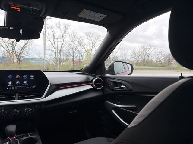 Used 2024 Chevrolet Trax RS w/ Driver Confidence Package image 26