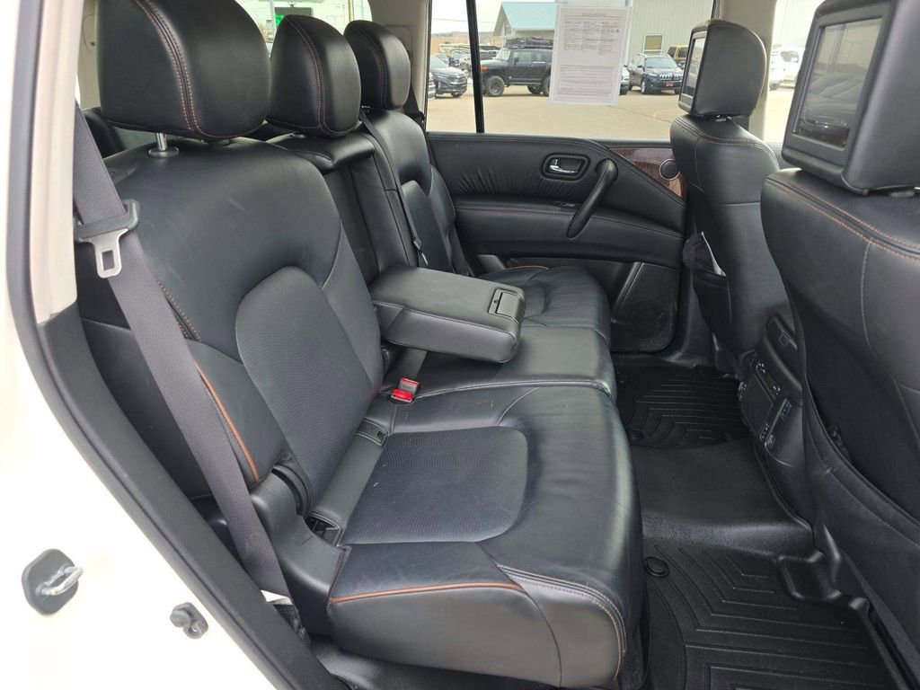 Used 2020 Nissan Armada Platinum w/ Interior Lighting Package image 5