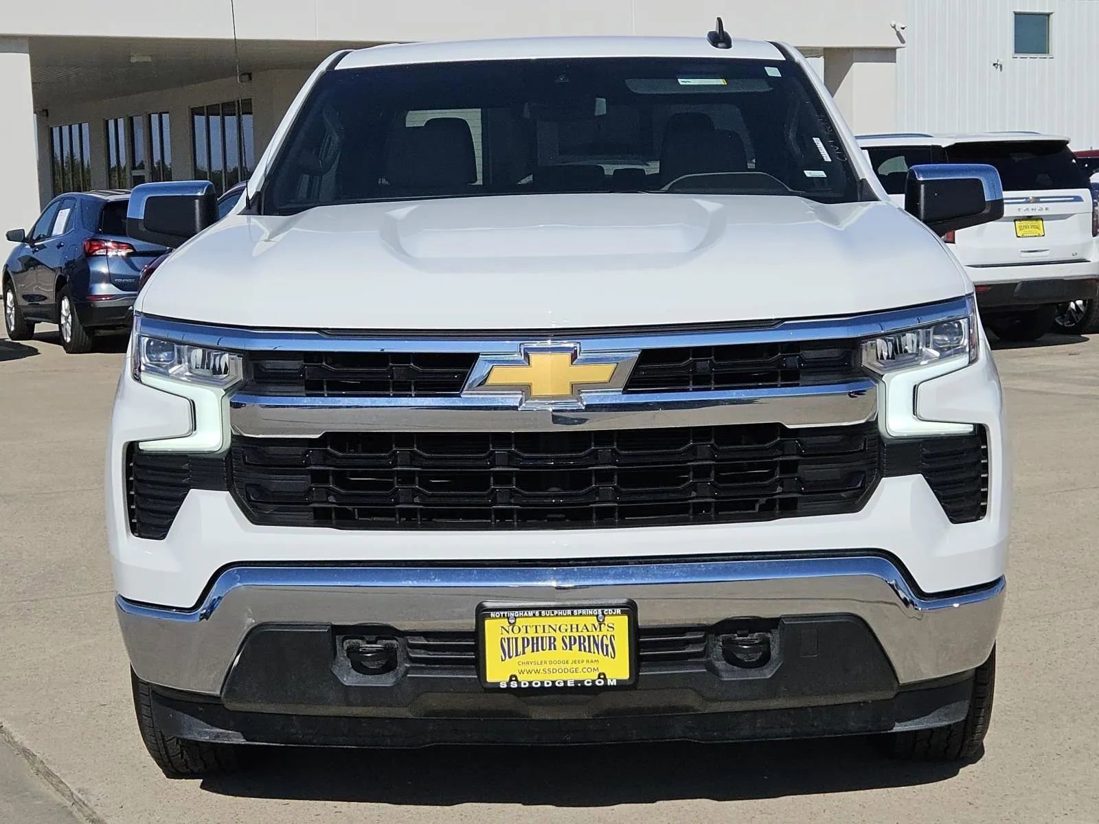 Used 2025 Chevrolet Silverado 1500 LT image 2
