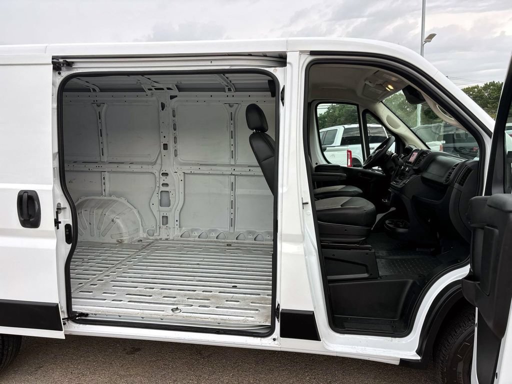 Used 2025 RAM ProMaster 2500 w/ Convenience Group FWD image 13