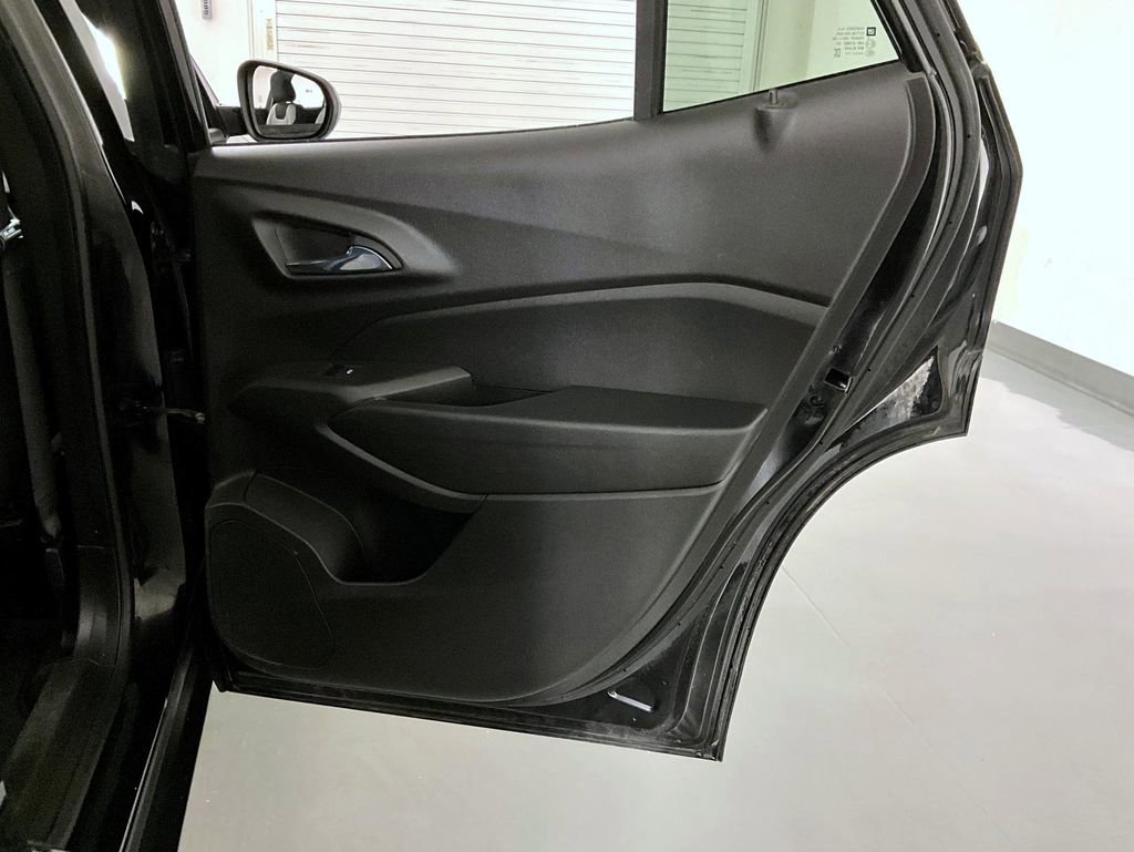 Certified 2024 Chevrolet Trax RS w/ Sunroof Package image 17