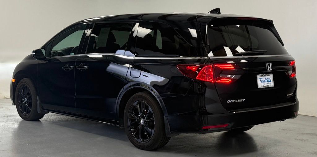 Used 2024 Honda Odyssey Sport image 3