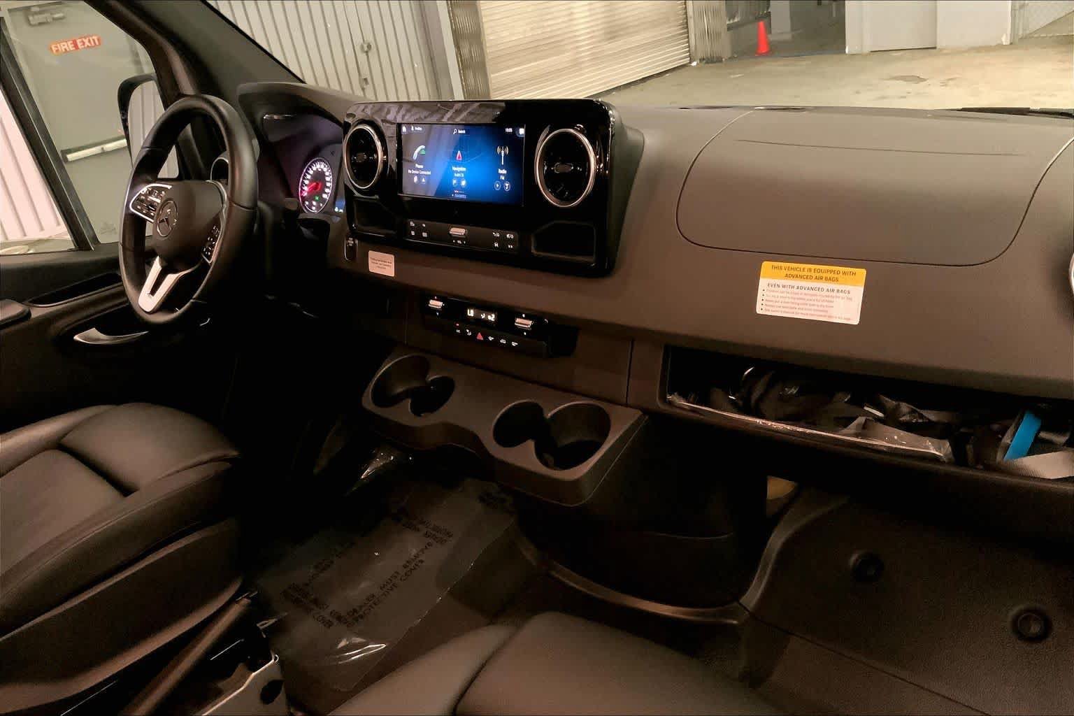 Used 2021 Mercedes-Benz Sprinter 2500 image 10