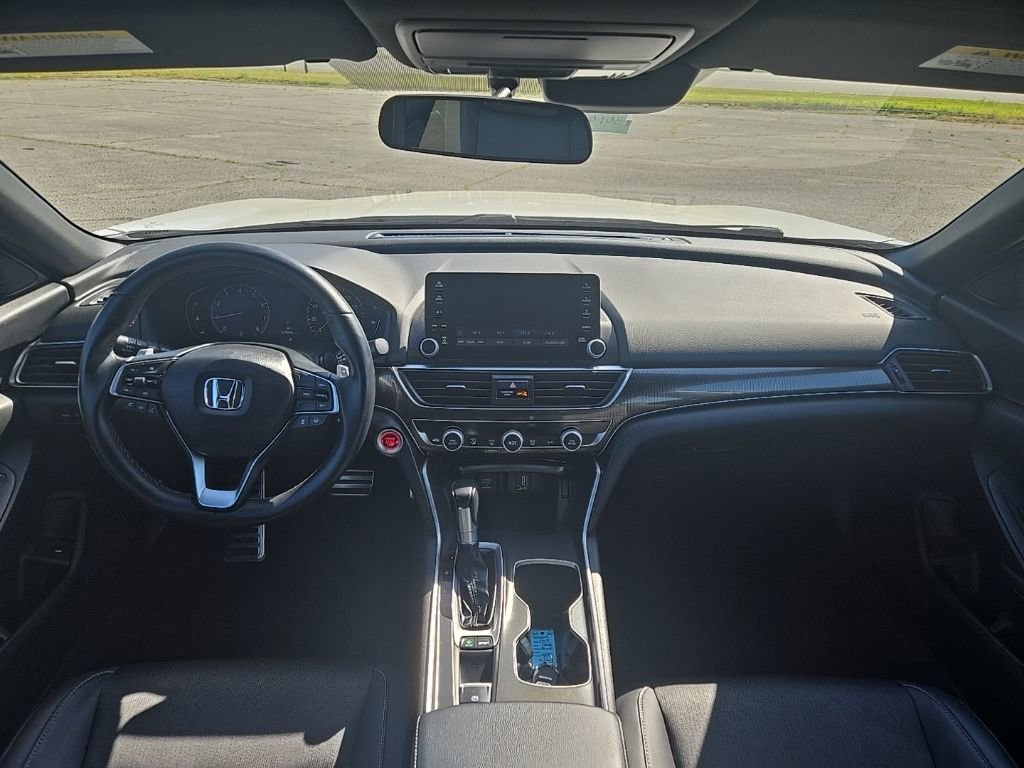 Used 2018 Honda Accord Sport image 3