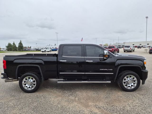 Used 2019 GMC Sierra 2500 Denali w/ Duramax Plus Package AWD/4WD image 4