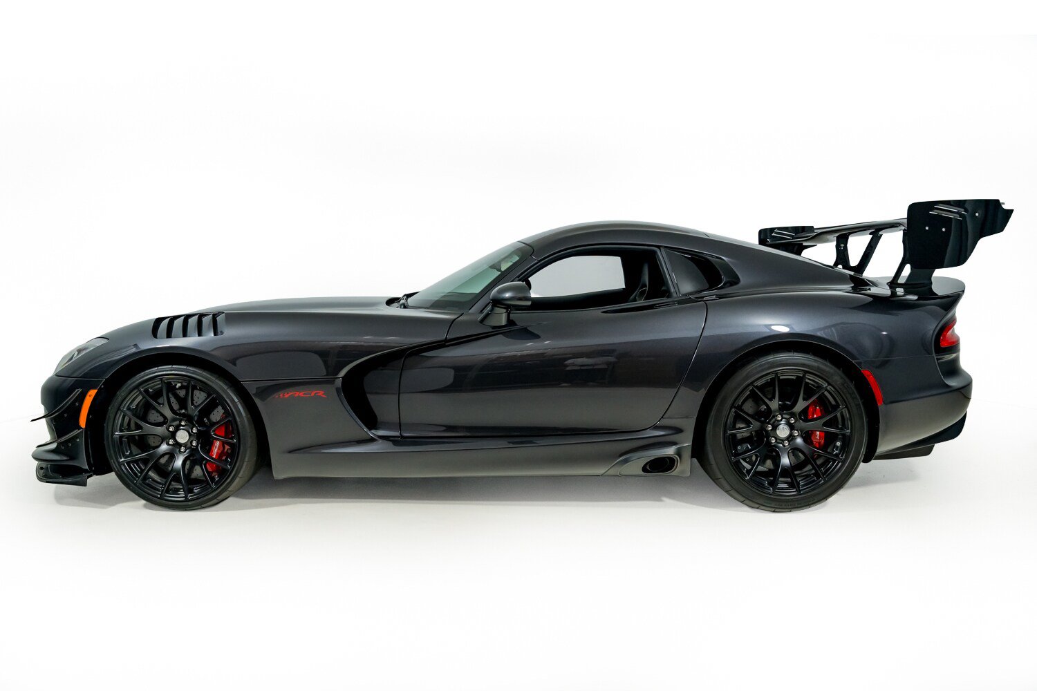 Used 2016 Dodge Viper GTC w/ ACR Package RWD image 3