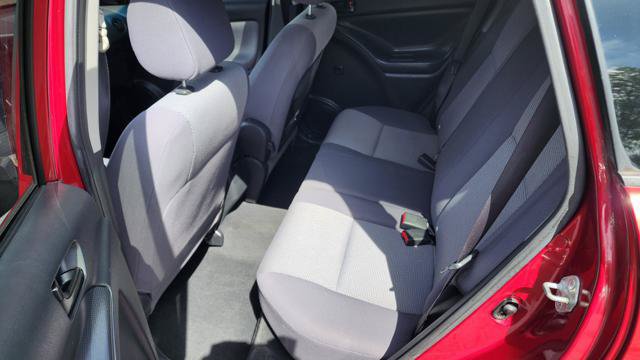 Used 2006 Pontiac Vibe w/ Sun And Sound Package FWD image 16