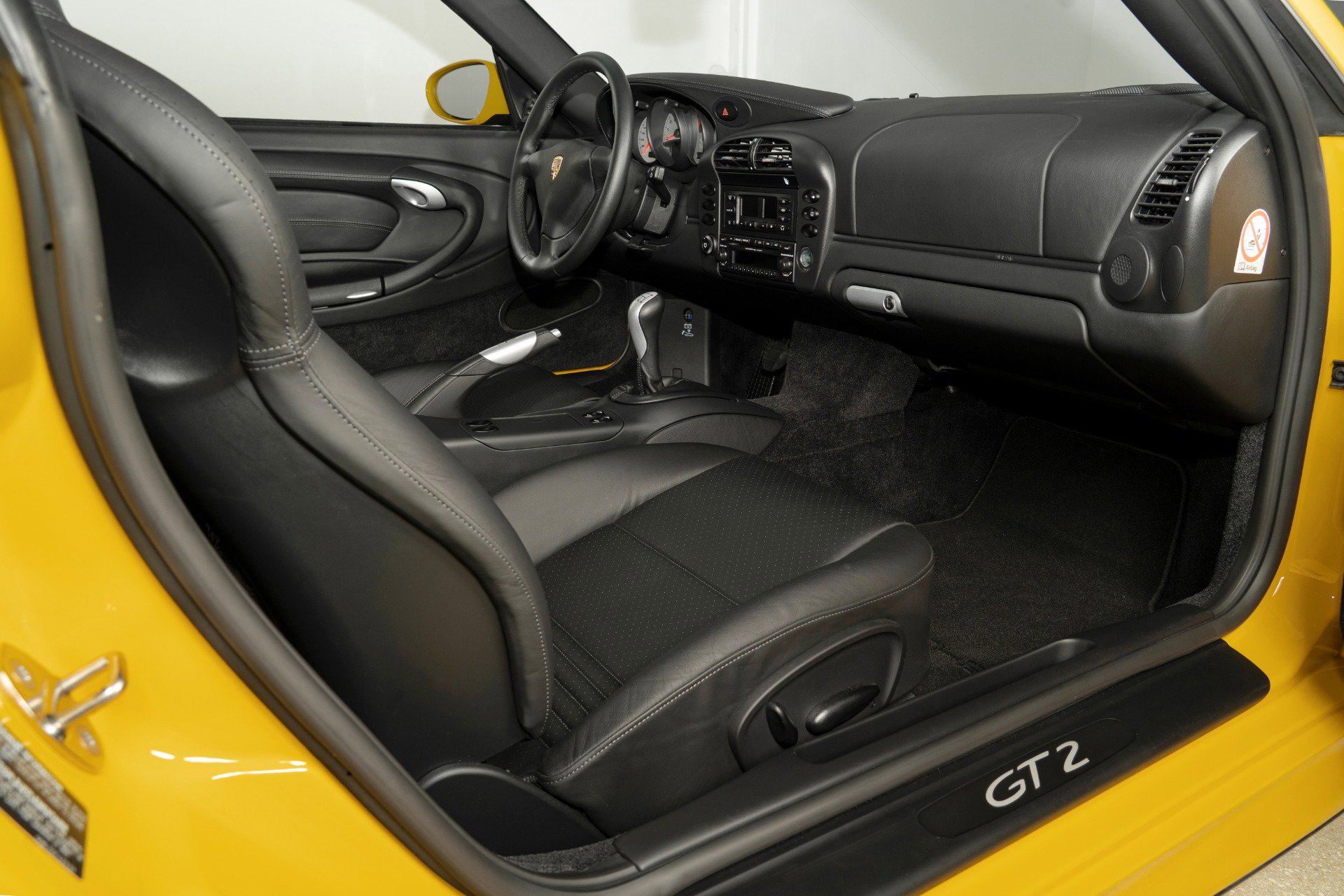 Used 2003 Porsche 911 GT2 RWD image 22