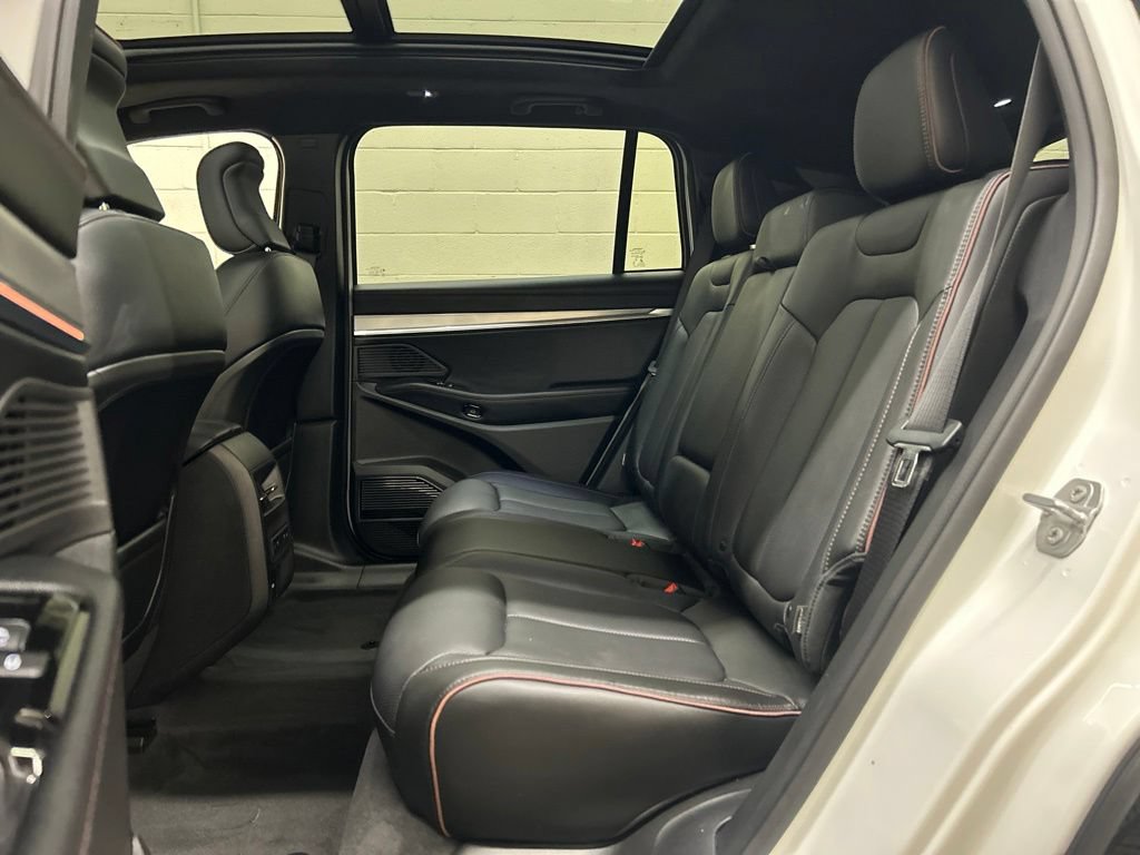 Used 2024 Jeep Wagoneer Launch Edition AWD/4WD image 8