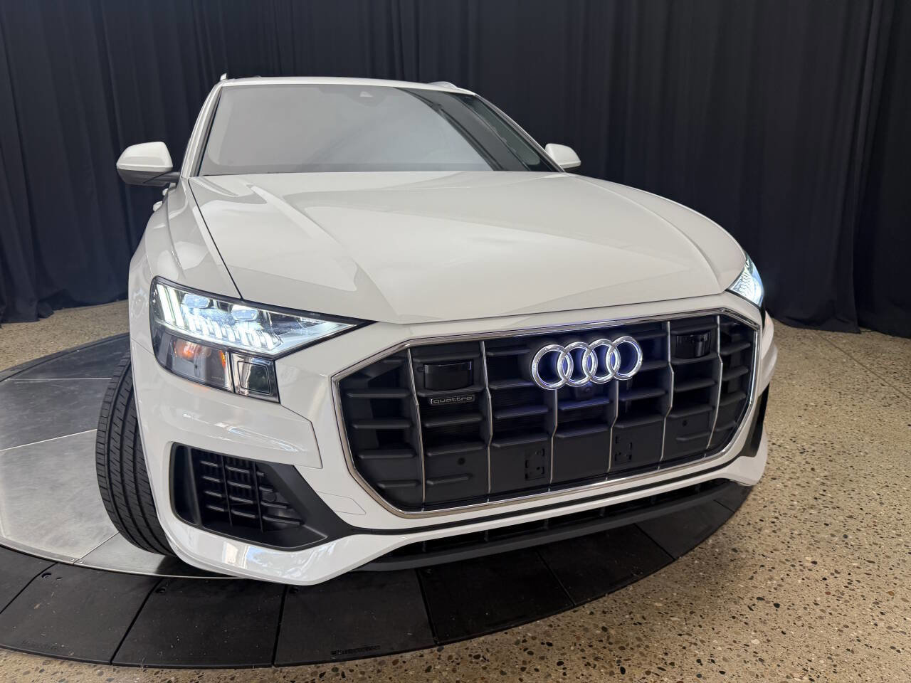 Used 2023 Audi Q8 Premium w/ Convenience Package image 4