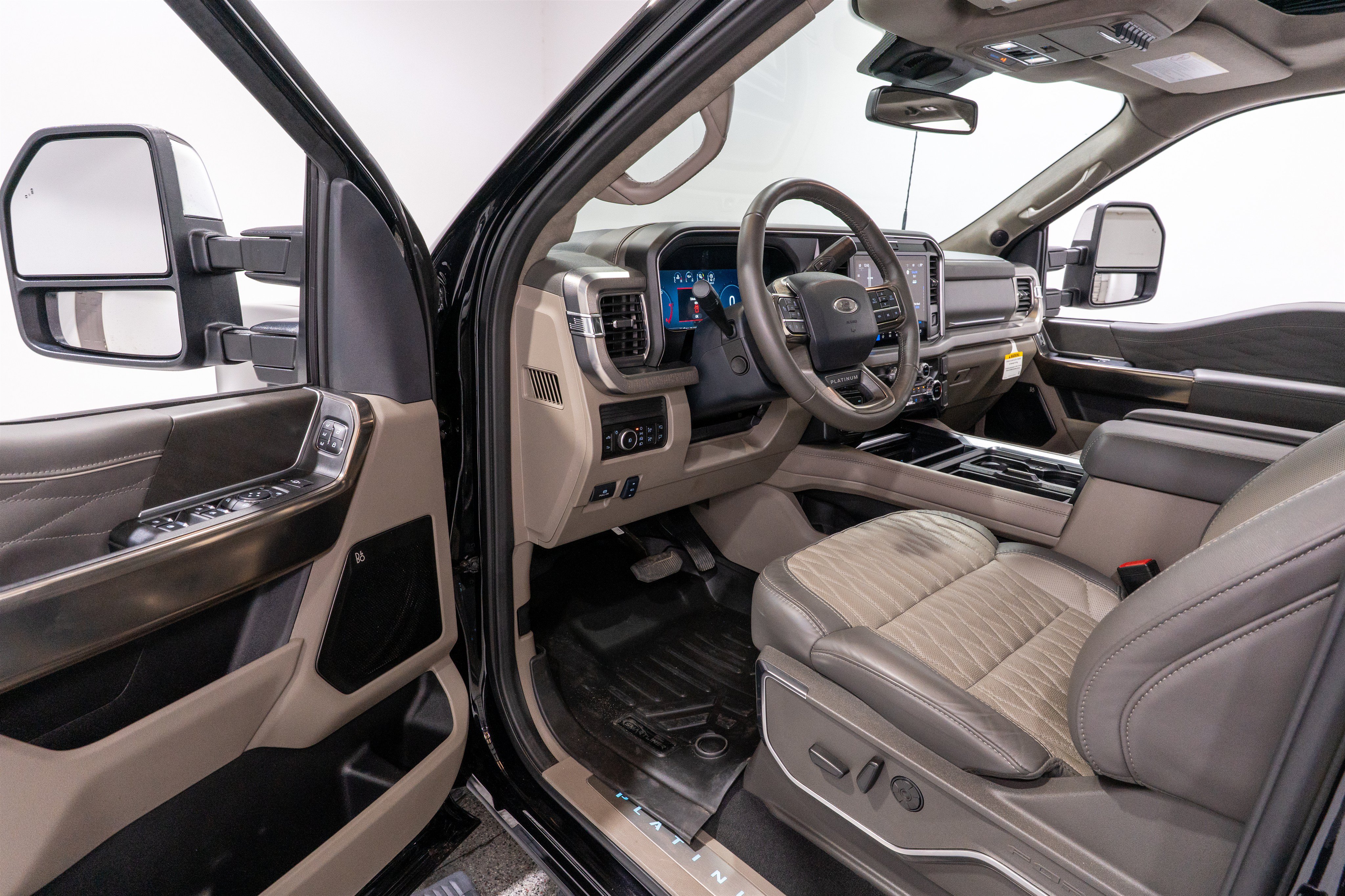 Used 2026 Ford F350 Platinum w/ Platinum Plus Package AWD/4WD image 15