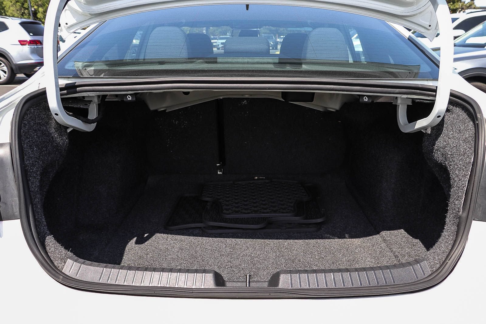 Used 2022 Volkswagen Jetta Sport FWD image 27