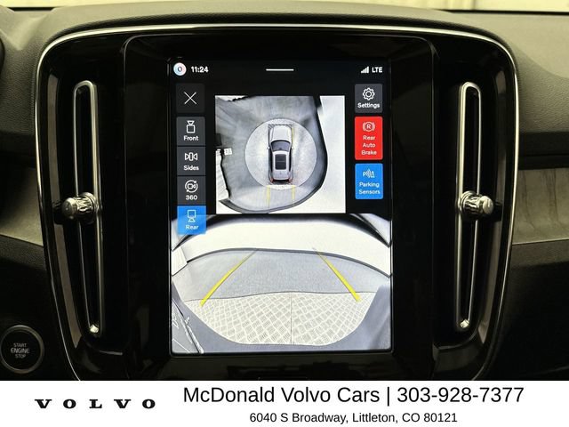 Certified 2026 Volvo XC40 B5 Plus AWD/4WD image 17