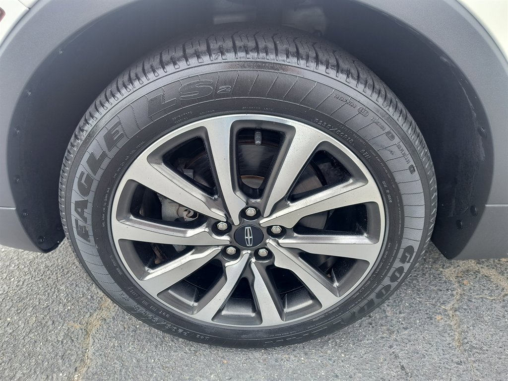 Used 2019 Lincoln MKC Reserve w/ MKC Climate Package image 9