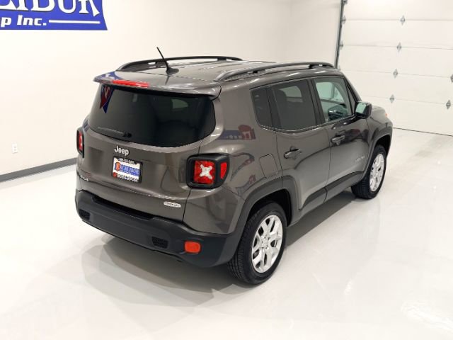 Used 2017 Jeep Renegade Latitude image 6