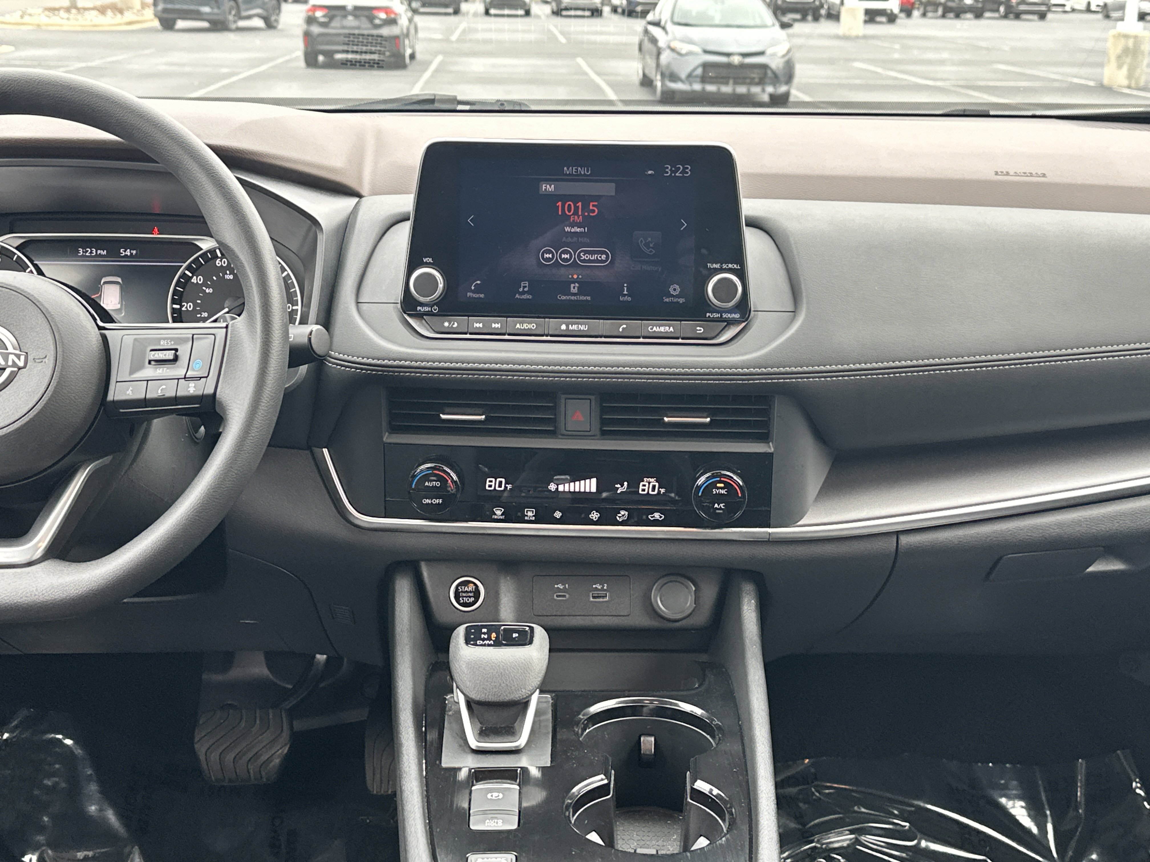 Used 2023 Nissan Rogue SV image 29