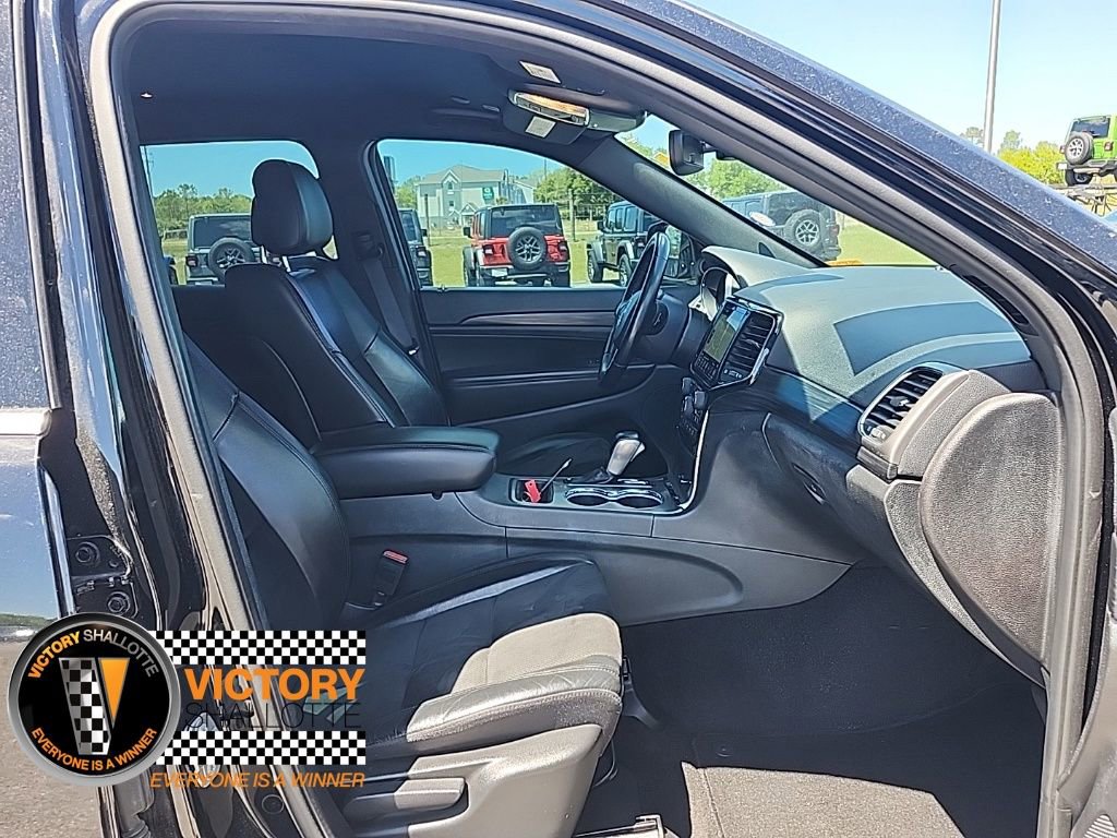 Certified 2022 Jeep Grand Cherokee Laredo X image 32