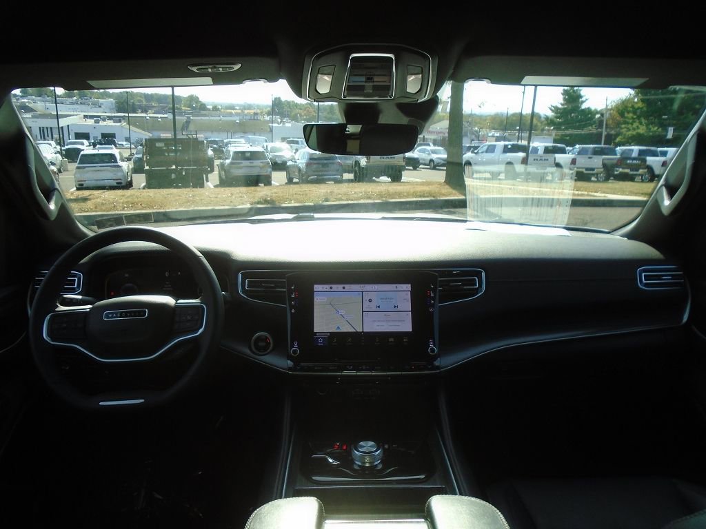 Used 2024 Jeep Wagoneer L Series II w/ Flexible Seating Group image 13