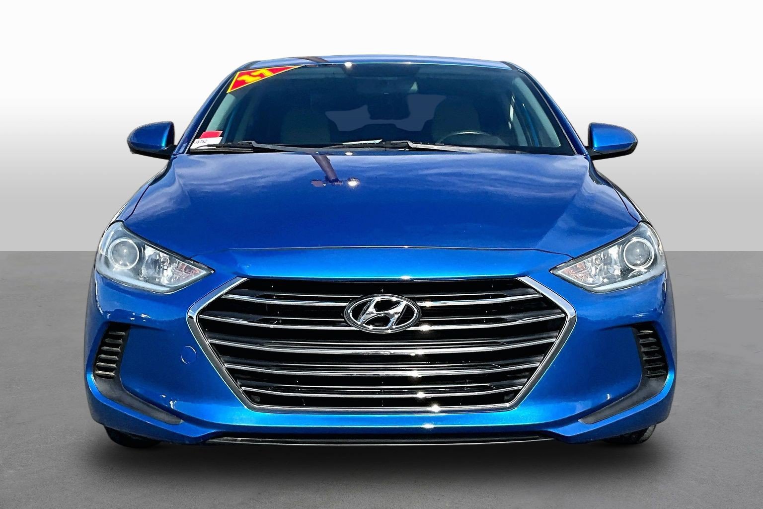 Used 2017 Hyundai Elantra SE FWD image 3