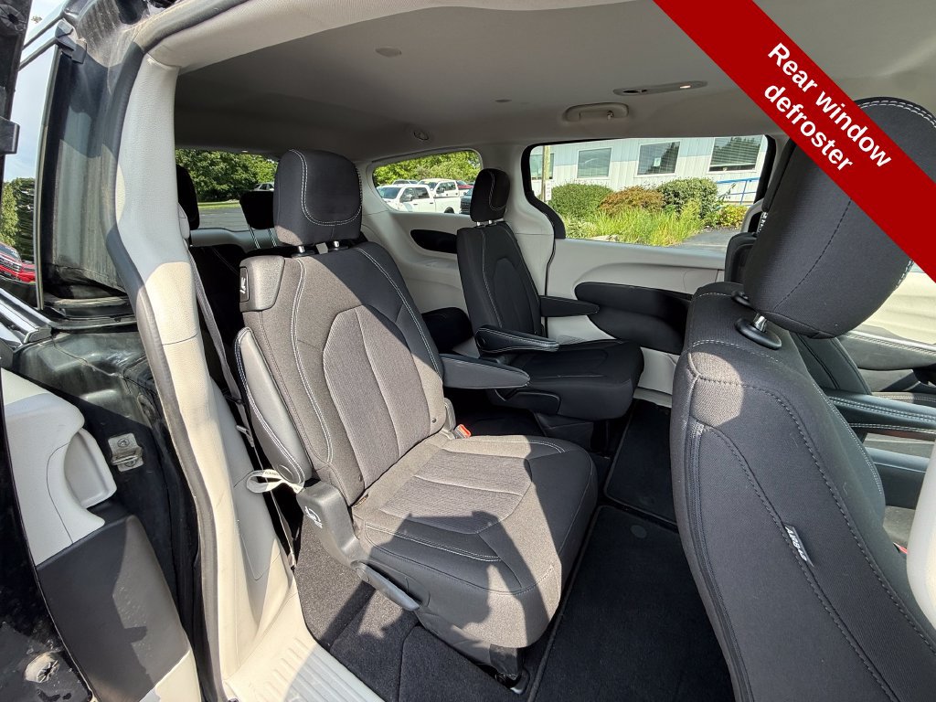 Used 2022 Chrysler Voyager LX FWD image 34