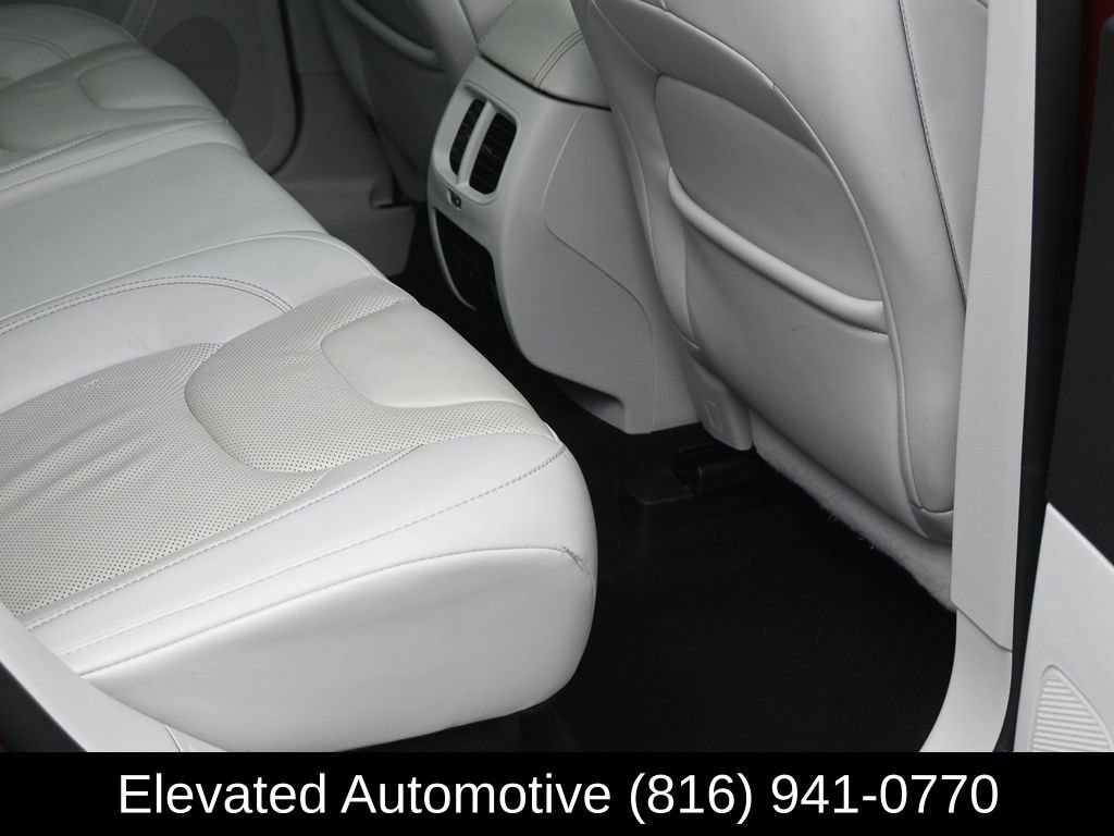 Used 2019 Jeep Cherokee Limited w/ Technology Group image 9