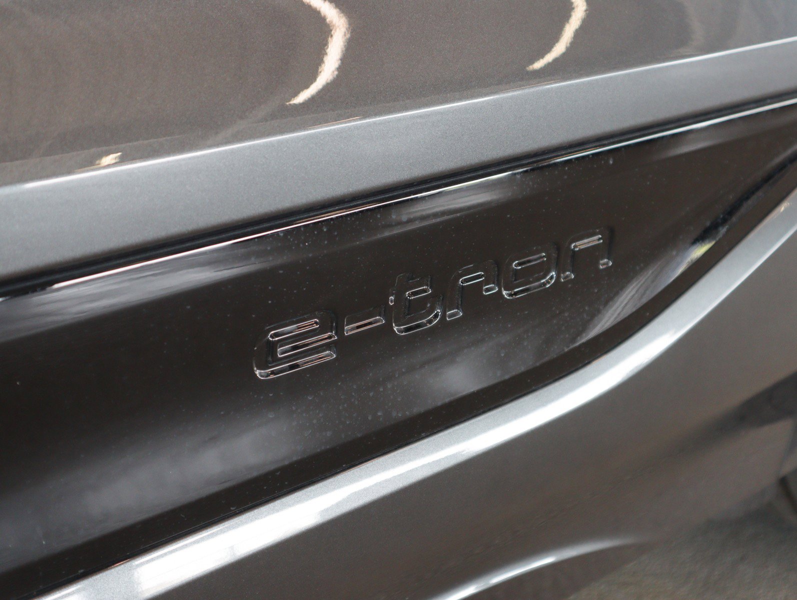 New 2027 Audi SQ6 e-tron Premium Plus AWD/4WD image 31