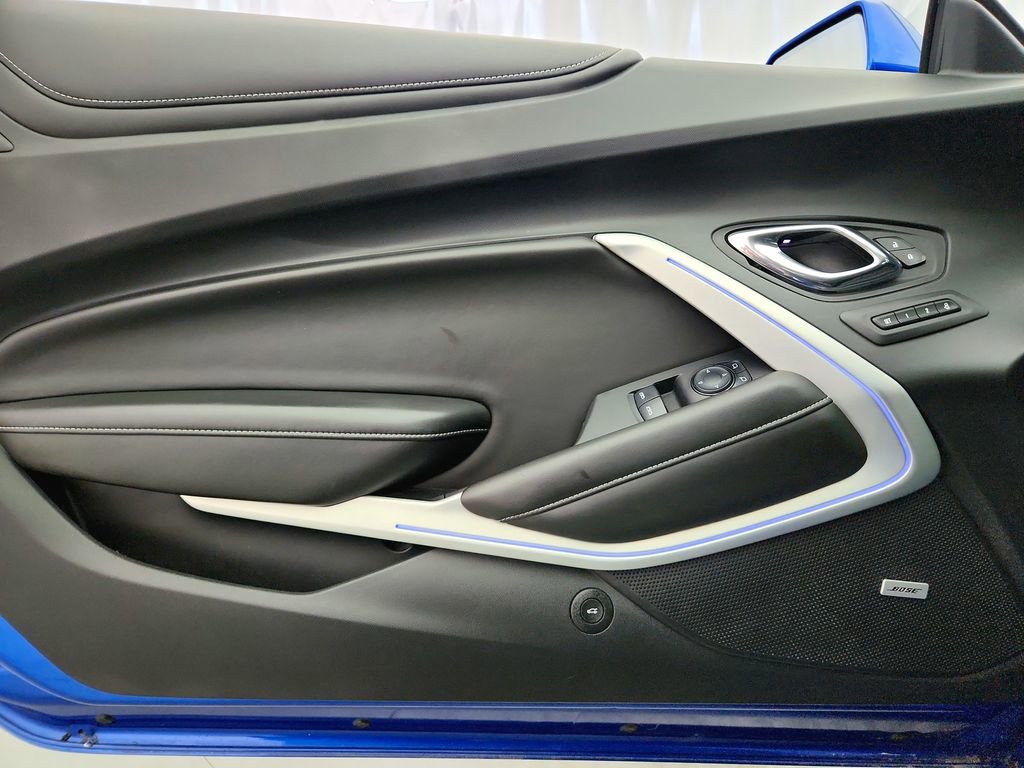 Used 2016 Chevrolet Camaro LT RWD image 21
