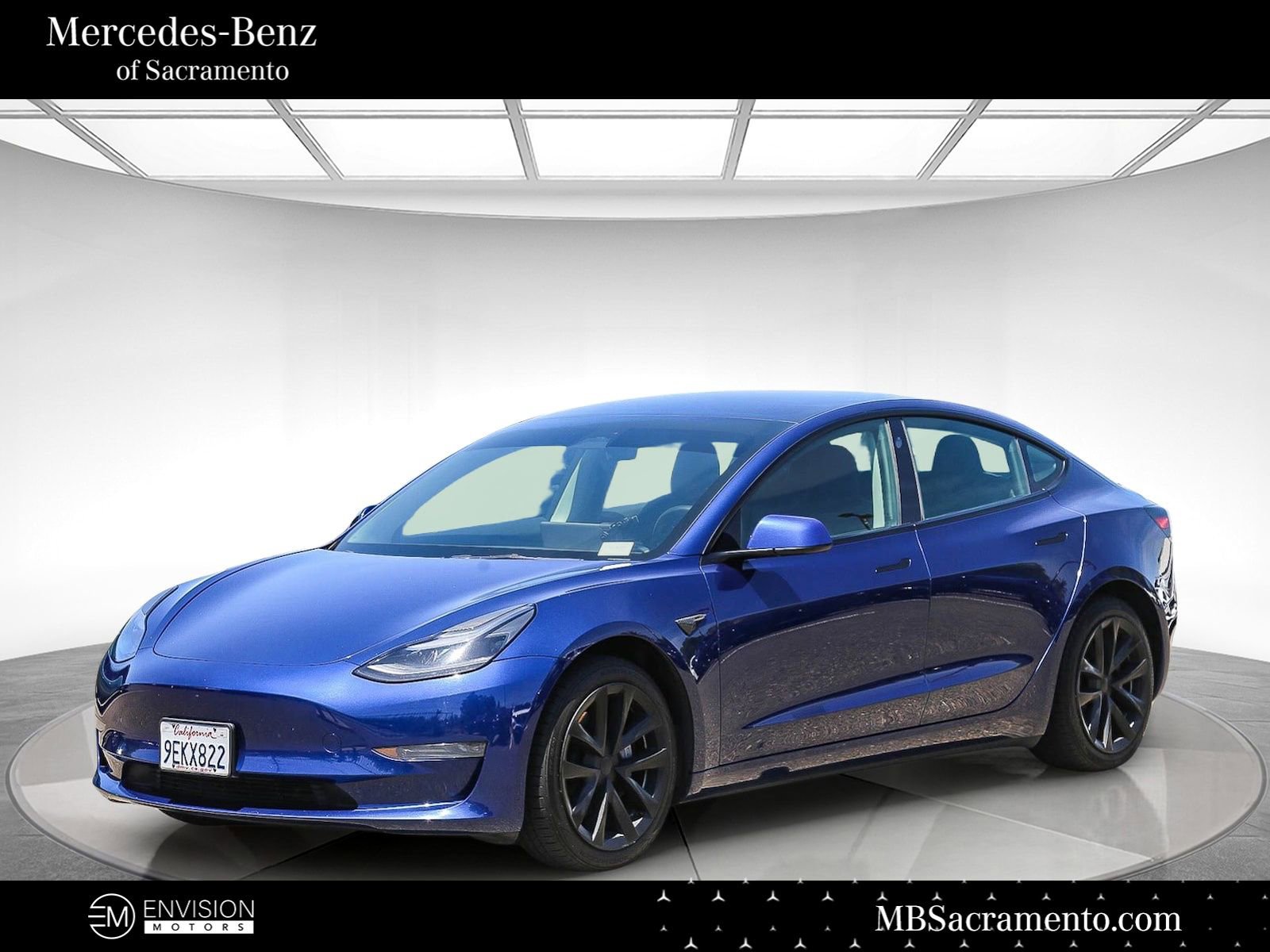 Used 2023 Tesla Model 3 Standard Range RWD image 1