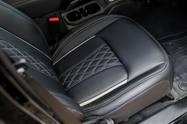Used 2025 Jeep Gladiator Rubicon w/ Safety Group AWD/4WD image 78