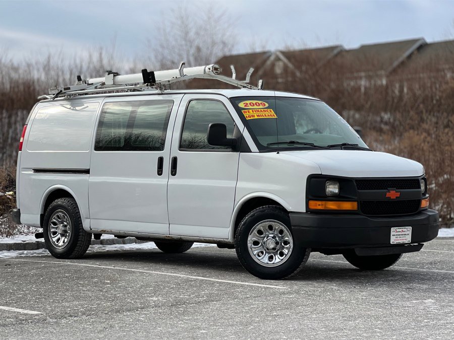 Used 2009 Chevrolet Express 1500 image 1