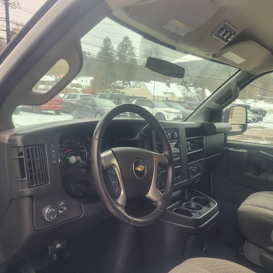 Used 2016 Chevrolet Express 3500 LT w/ LT Preferred Equipment Group image 15