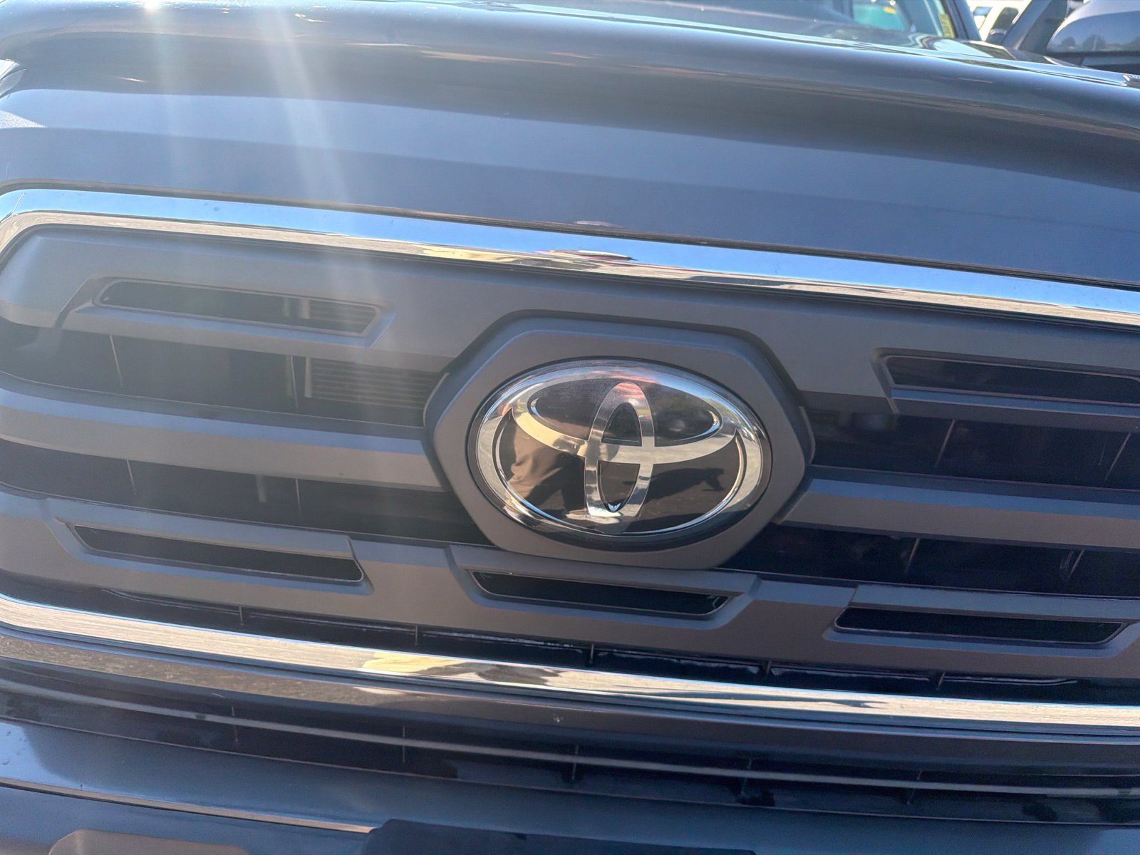 Used 2018 Toyota Tacoma SR5 AWD/4WD image 31