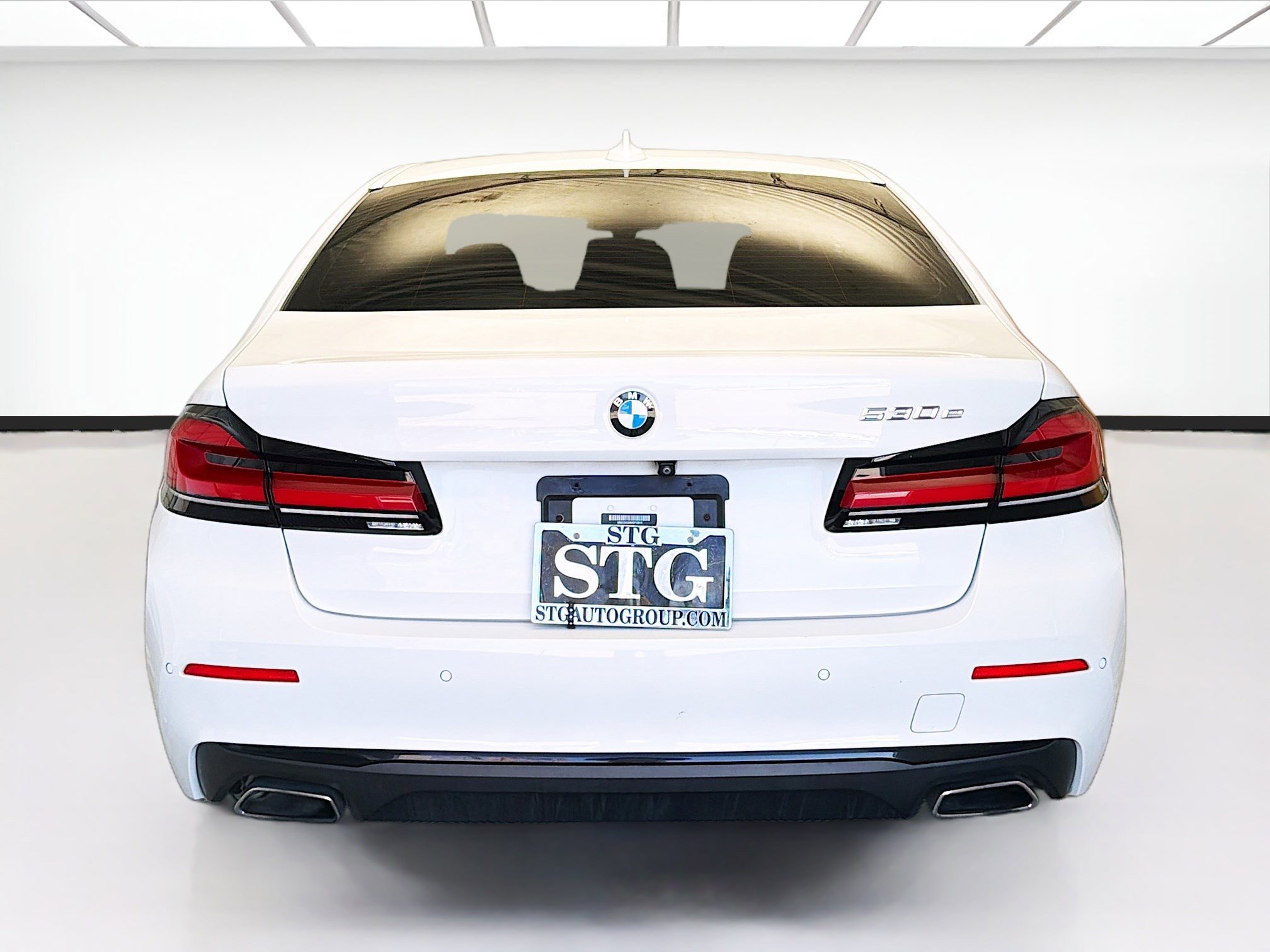 Used 2021 BMW 530e w/ Premium Package image 5