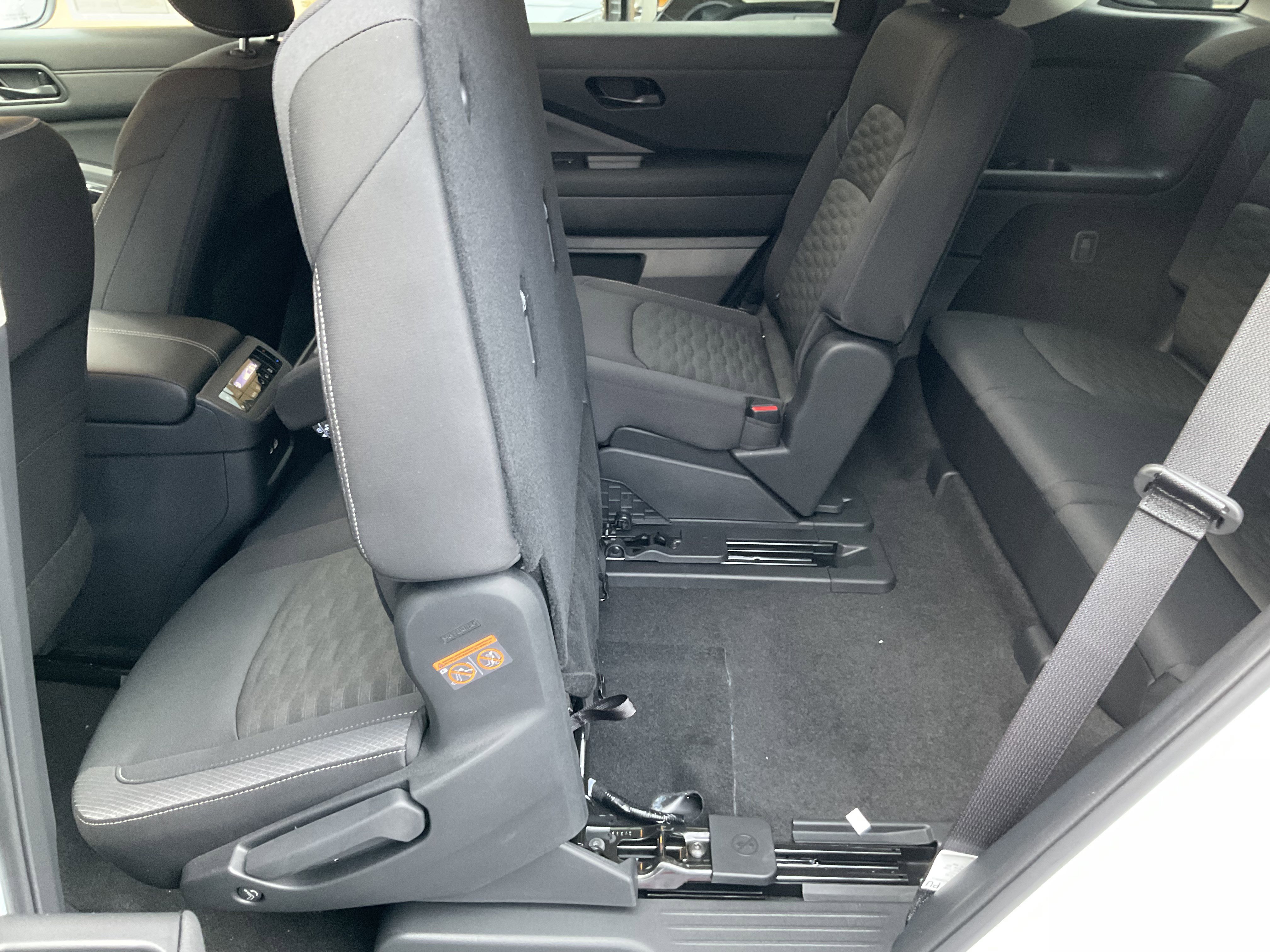 Used 2025 Nissan Pathfinder SV w/ Black Appearance Package image 38